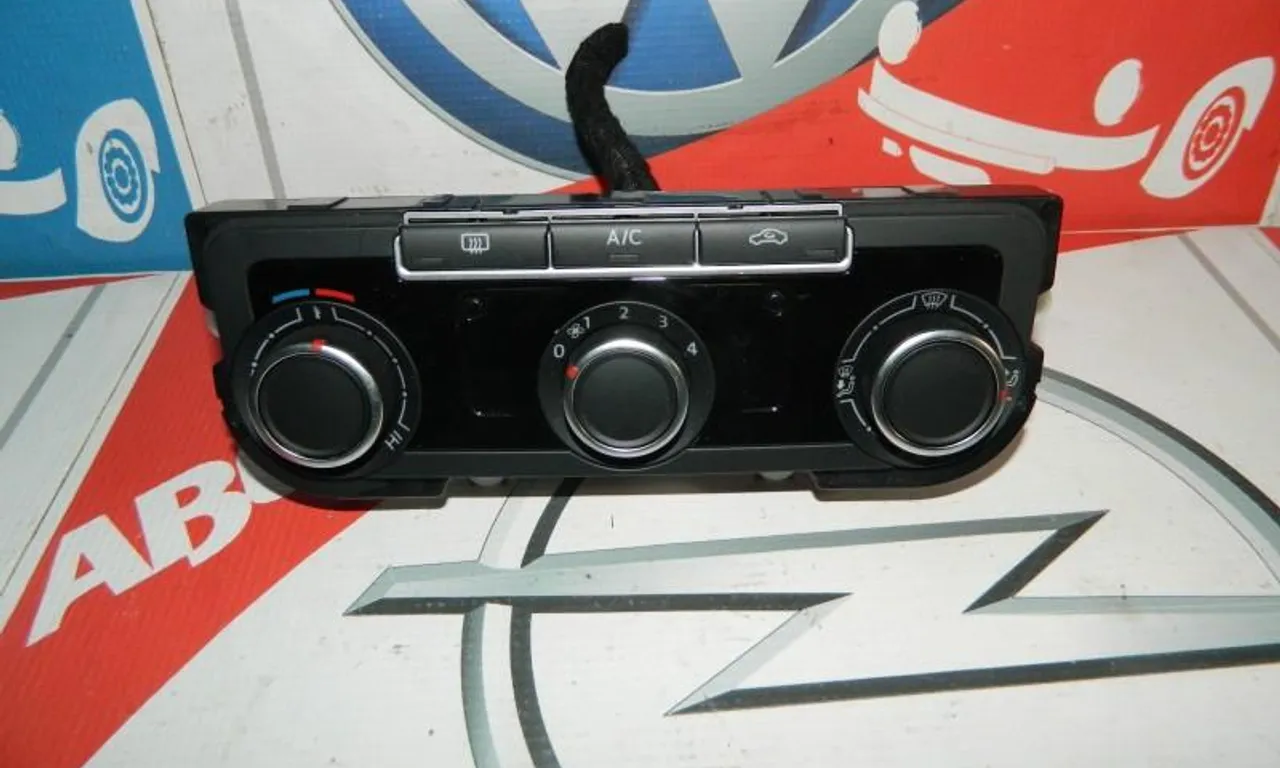 Panou climatronic VOLKSWAGEN PASSAT B7 2010-2014