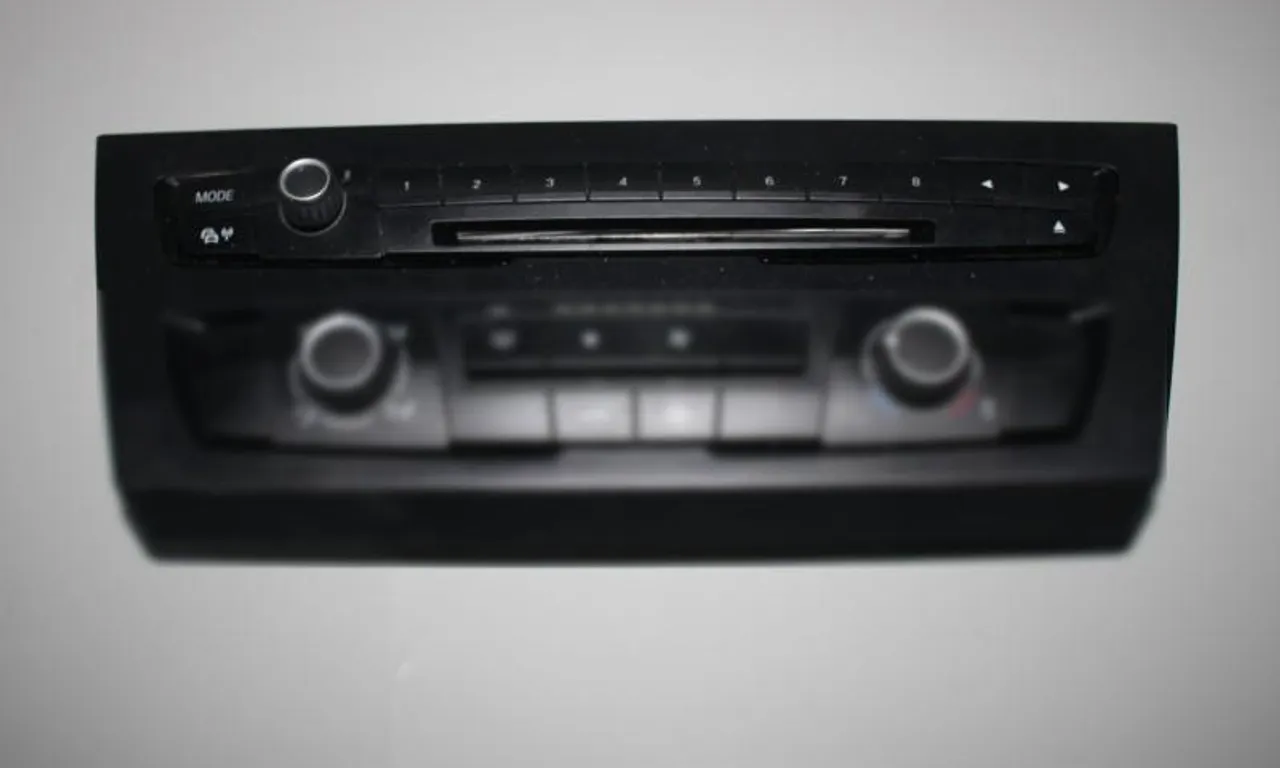 Panou comenzi CD Player auto BMW 1 2011-2019