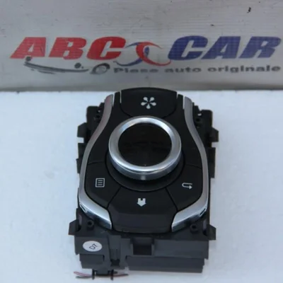 Panou comenzi multimedia