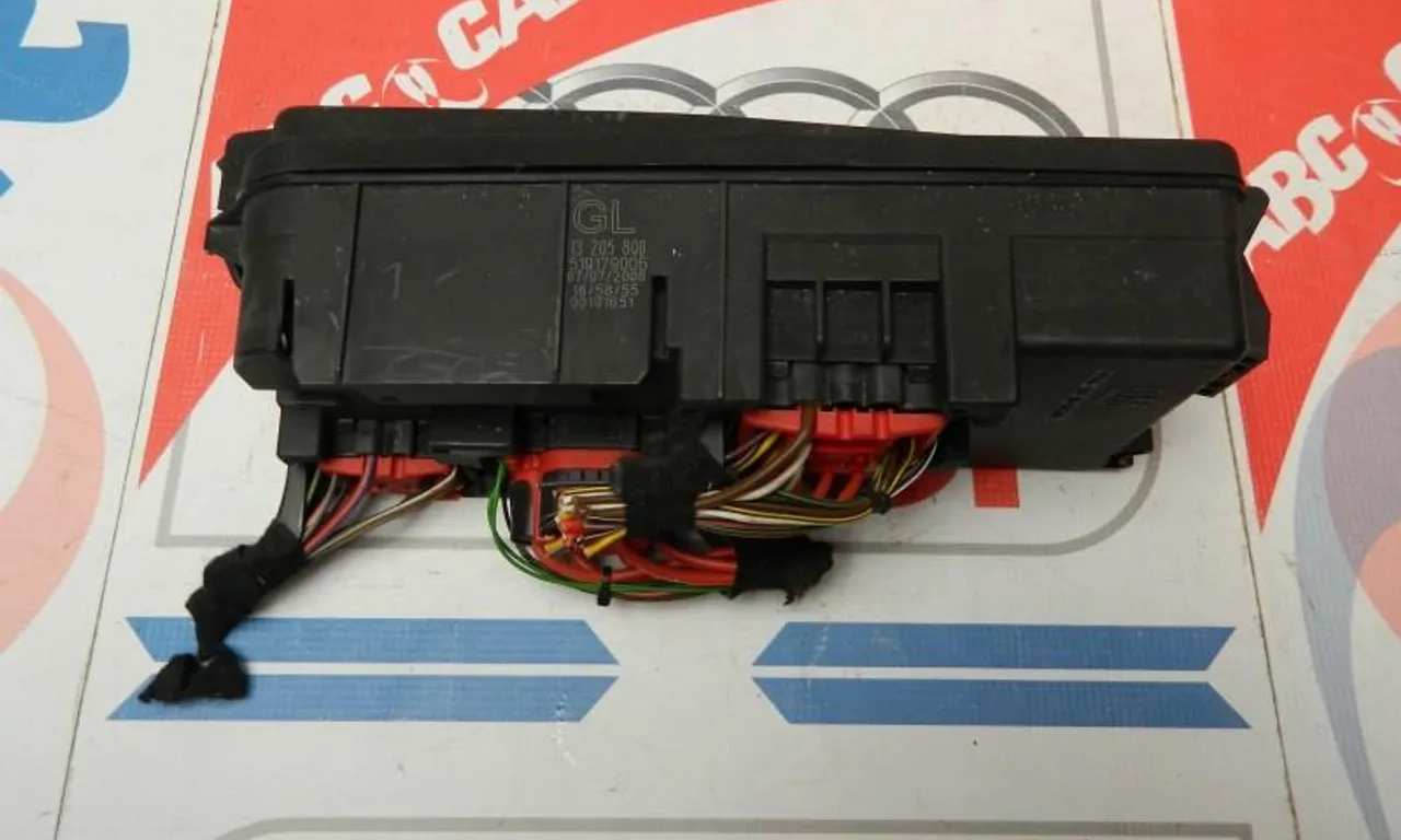 Panou siguranta OPEL VECTRA C GTS 2002-2009