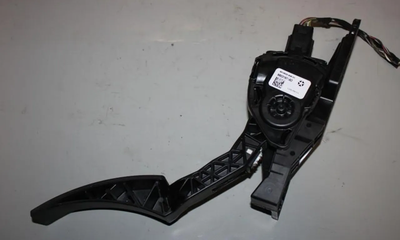 Pedala acceleratie JEEP GRAND CHEROKEE IV 2010-null