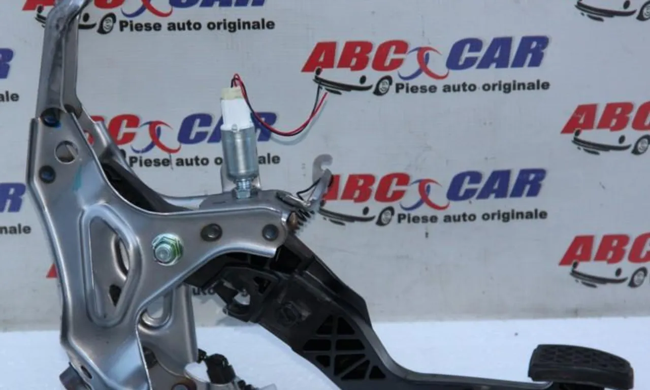 Pedala frana TOYOTA YARIS 2013-null