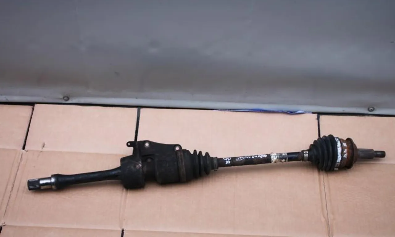 Planetara dreapta fata SUZUKI SWIFT III 2005-null