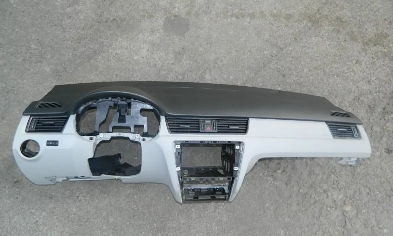 Plansa bord + airbaguri + centuri SKODA RAPID 2012-2022