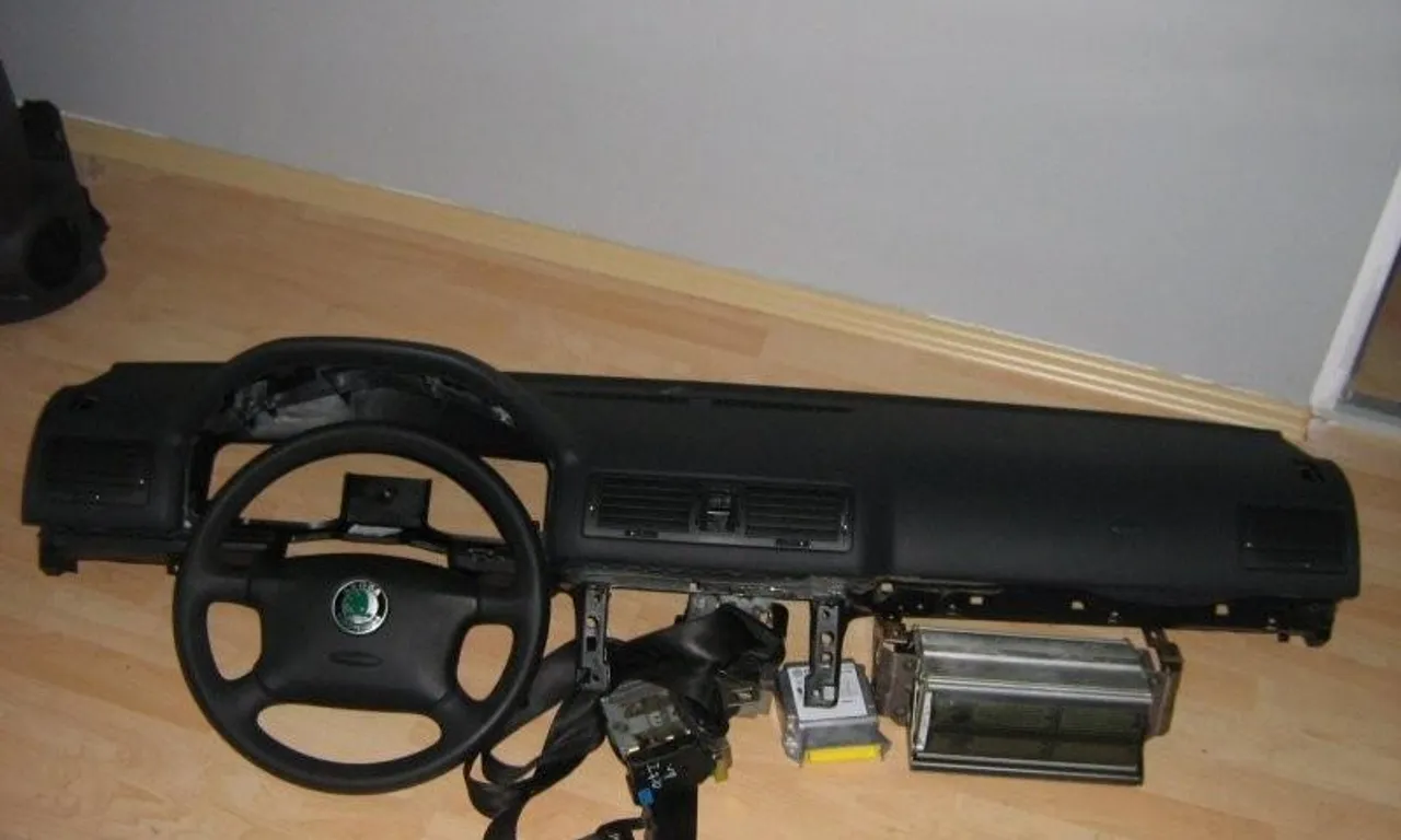 Plansa bord SKODA OCTAVIA I 1998-2010