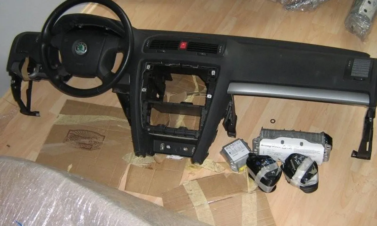 Plansa bord SKODA OCTAVIA II 2004-2013