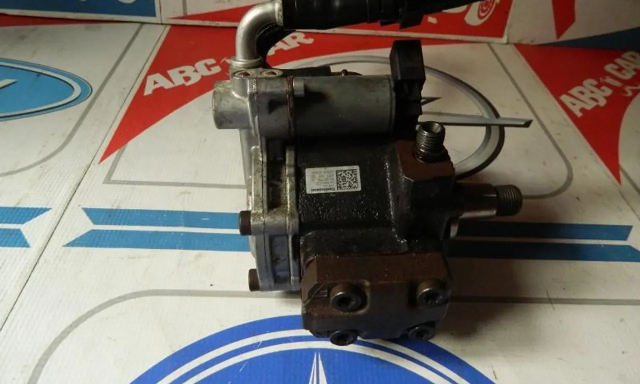 Pompa inalta presiune VOLKSWAGEN TOURAN 2015-2006