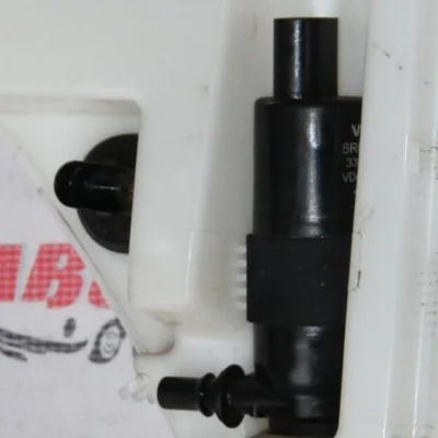 Pompa spalare faruri