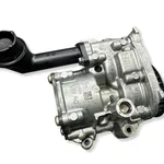 Pompa ulei VOLKSWAGEN CADDY ALLTRACK IV 2015-2020 04L145208K, vedere laterala