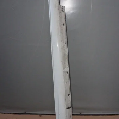 Prag dreapta MERCEDES C-CLASS 2007-2015, vedere frontata