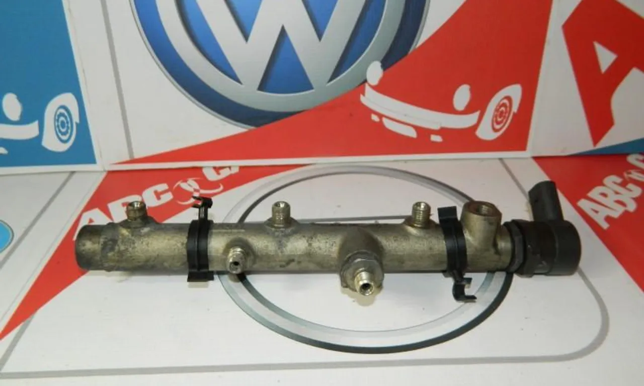 Rampa injectoare AUDI A8 D2 1994-2005