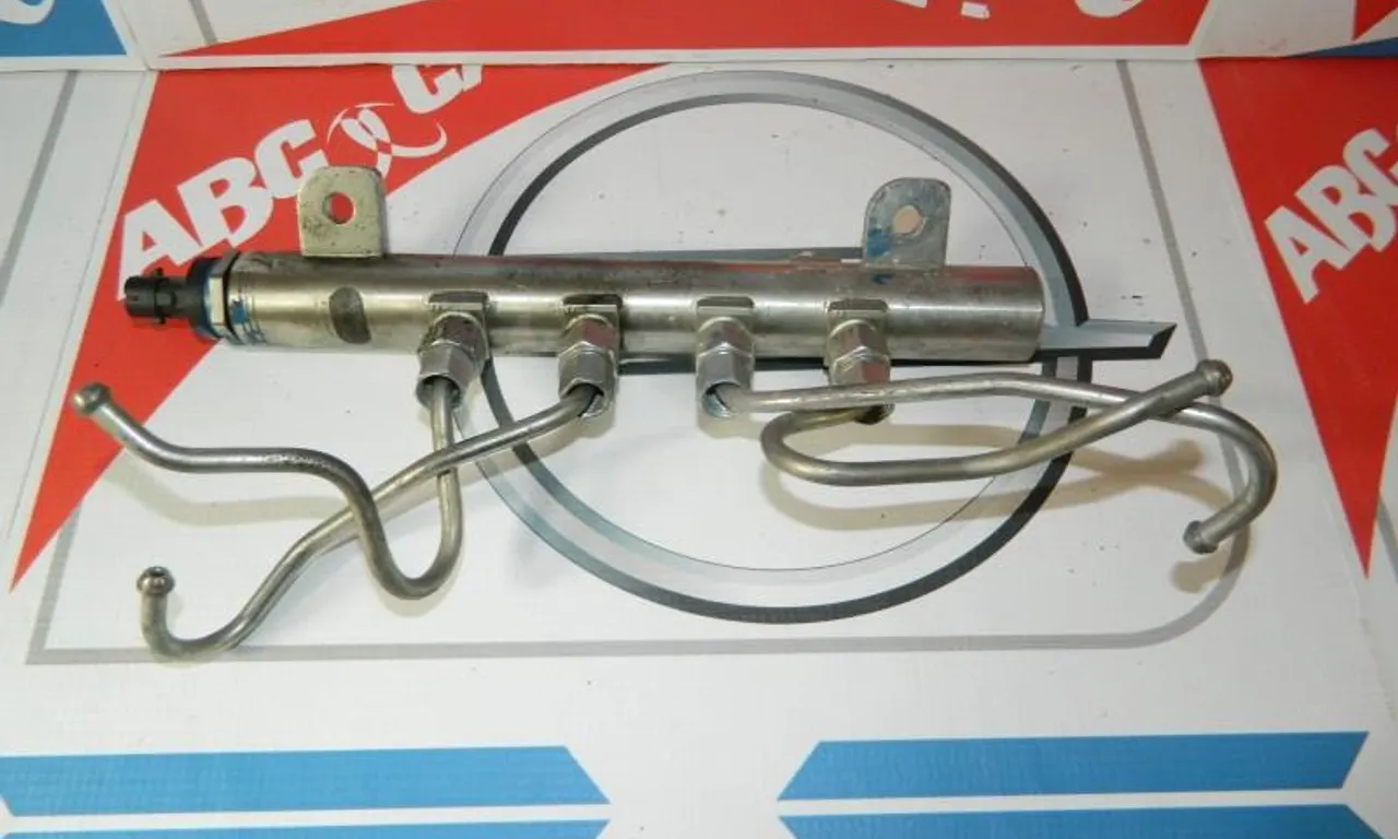 Rampa injectoare OPEL ASTRA H TwinTop 2005-2010