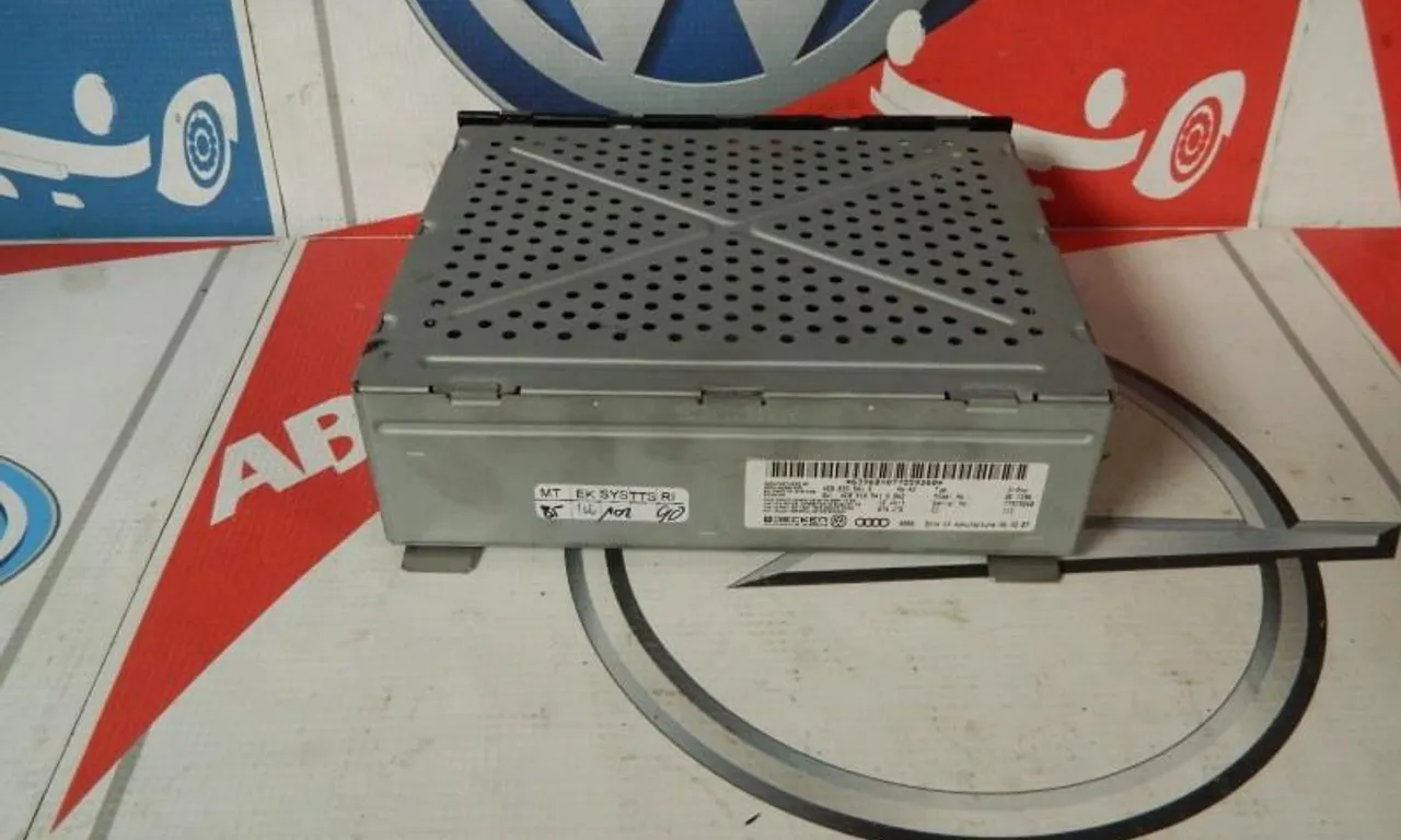 Receptor radio AUDI A8 D2 1994-2005