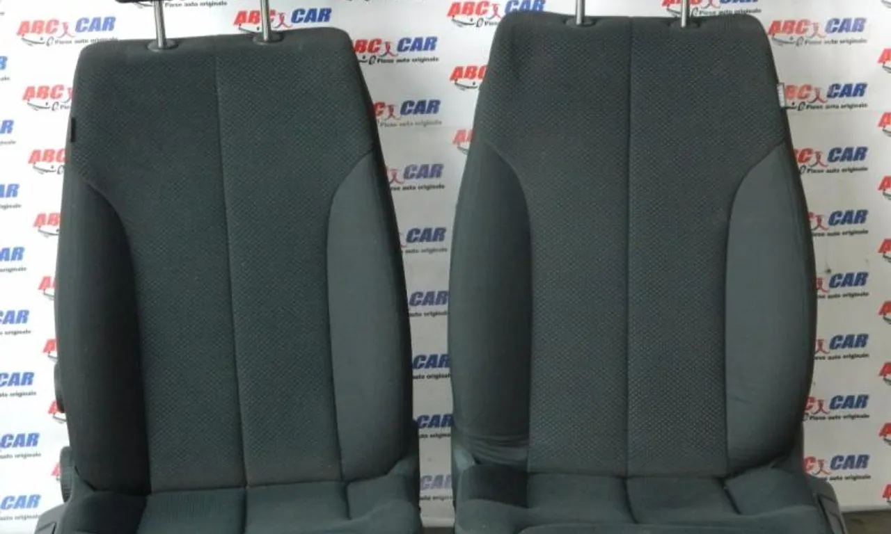 Scaune stanga-dreapta fata din material VOLKSWAGEN PASSAT B6 Variant 2005-2011