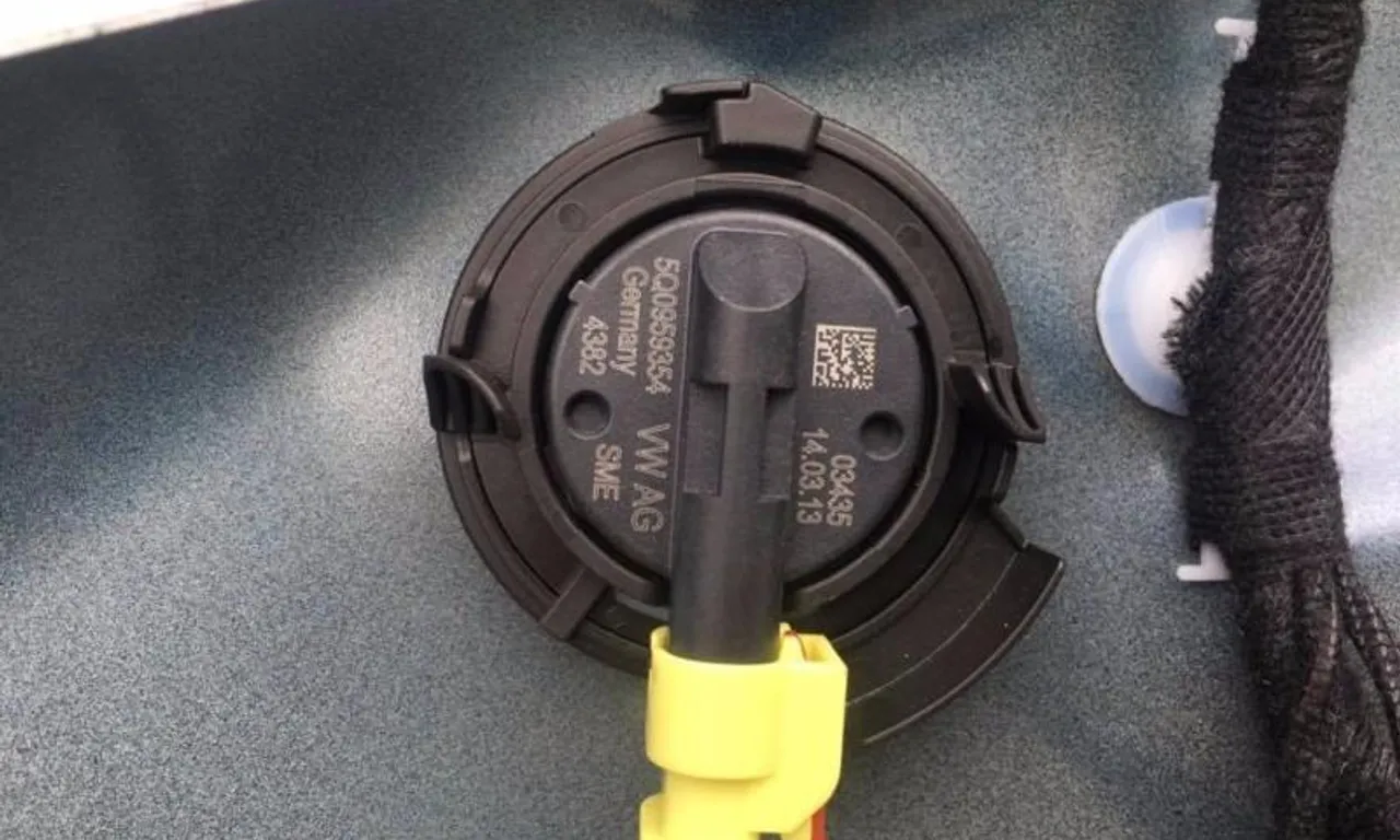 Senzor impact usa dreapta fata AUDI TT 2014-null