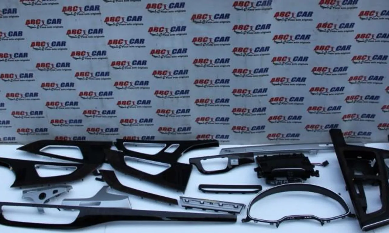 Set trimuri bord (piano black) AUDI Q7 2015-null