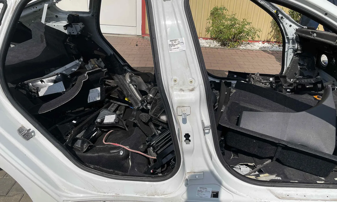 STALP MIJLOC DREAPTA BMW 4 Gran 2014-2021