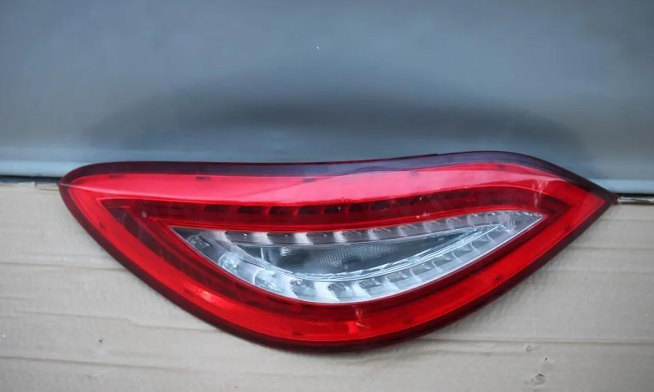 Stop aripa LED stanga MERCEDES CLS 2017-null