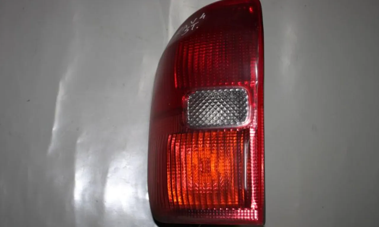 Stop aripa stanga TOYOTA RAV 4 II 2000-2005