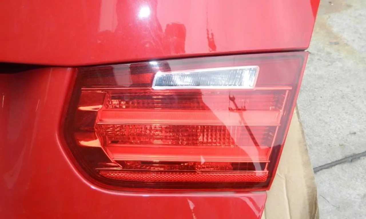 Stop dreapta capota BMW 3 2011-2018