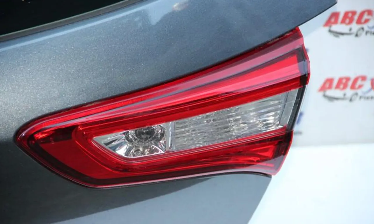 Stop dreapta haion TOYOTA YARIS 2013-null