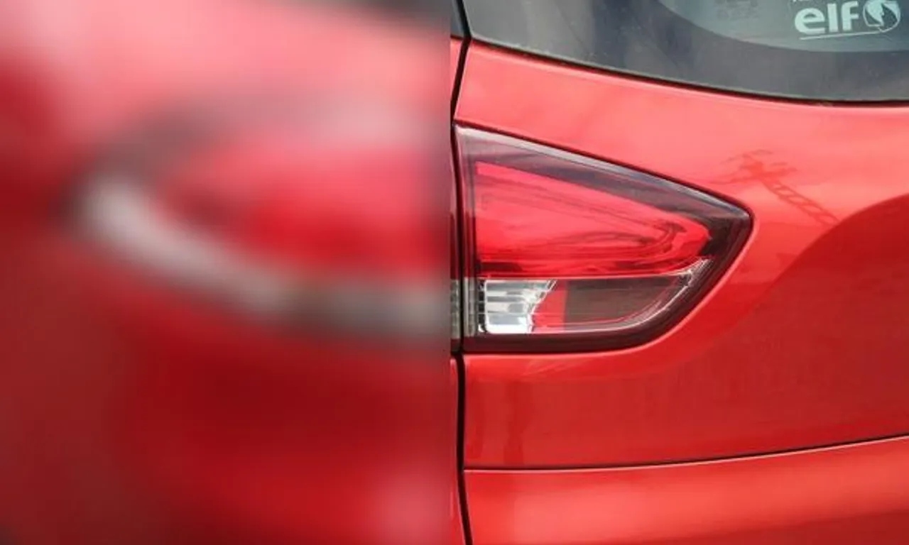 Stop haion / portbagaj stanga RENAULT CLIO IV 2012-2021