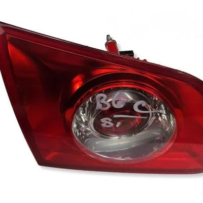 Stop haion / portbagaj stanga VOLKSWAGEN PASSAT B6 2005-2011 3C9945093, vedere frontata