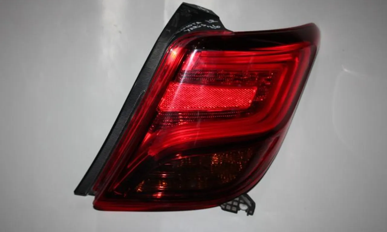 Stop LED aripa dreapta TOYOTA YARIS 2013-null