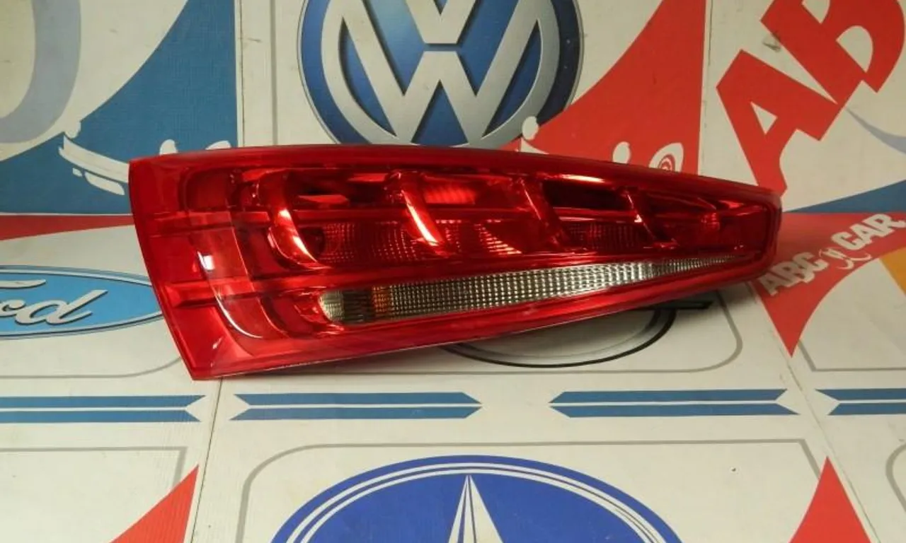 Stop stanga AUDI Q3 2011-2020