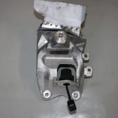 Suport motor dreapta AUDI A6 C8 2018-2026 4M0199308CE, vedere frontata