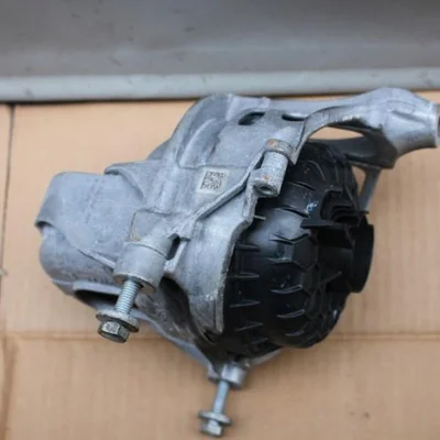 Suport motor dreapta AUDI Q7 2015-2026 4M0199372M, vedere frontata