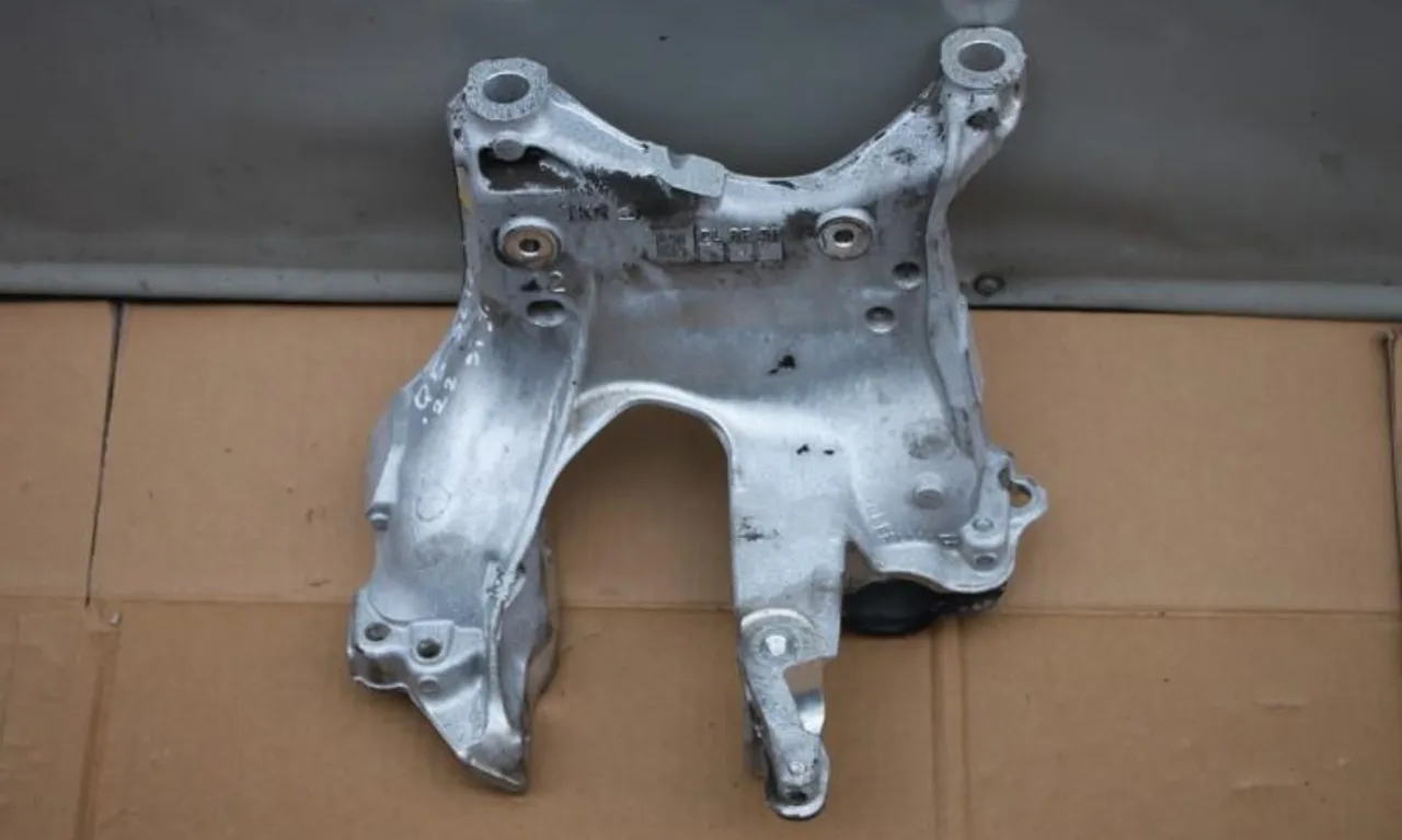 Suport motor stanga AUDI Q5 2016-null