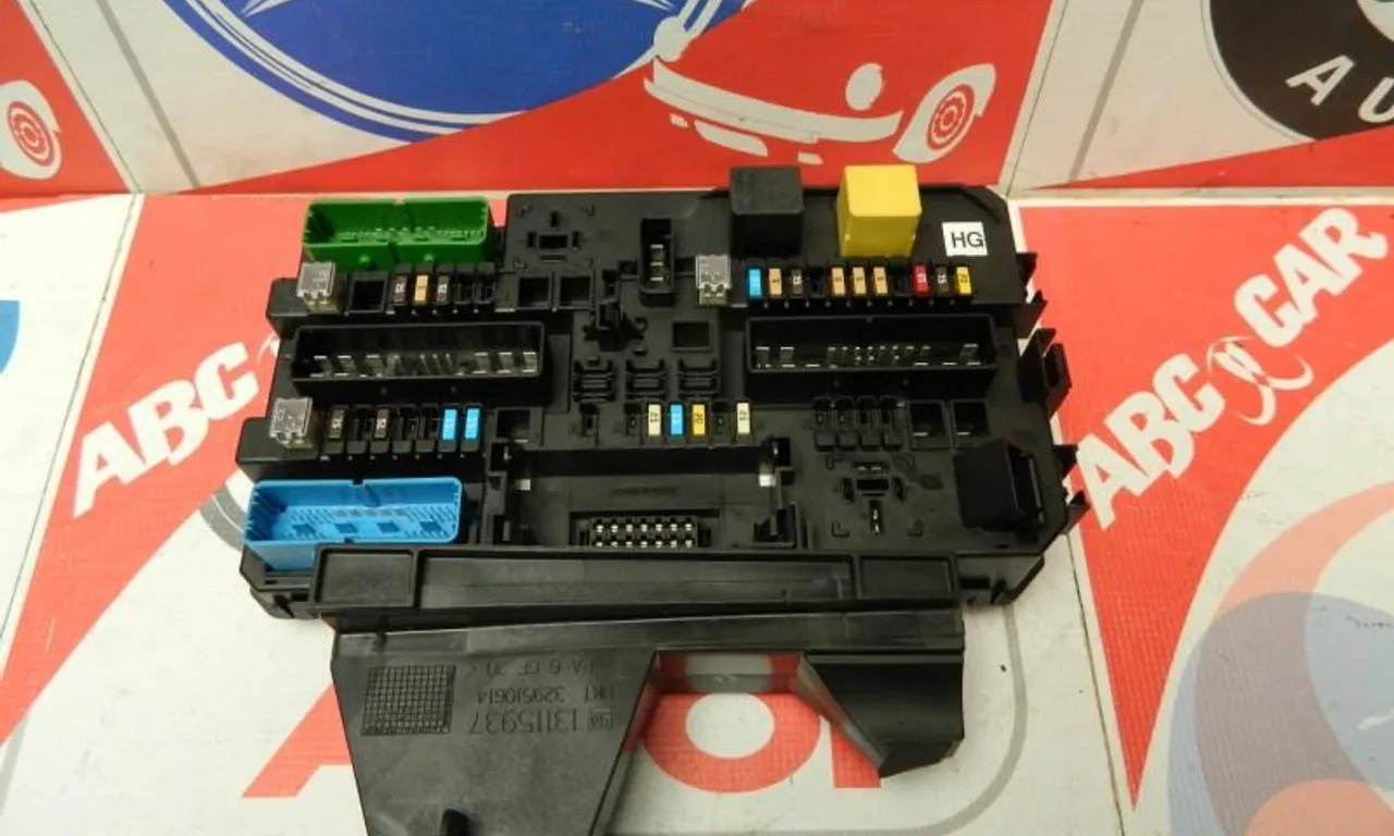 Tablou siguranta OPEL ASTRA H TwinTop 2005-2010