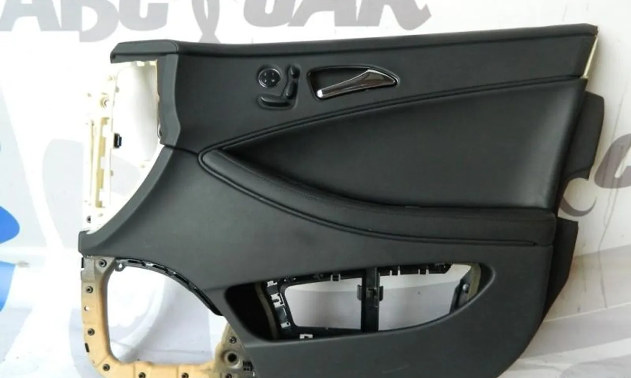 Tapiterie usa dreapta fata MERCEDES CLS 2004-2011