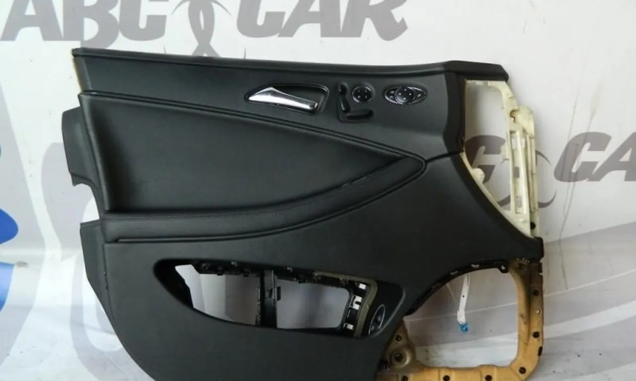 Tapiterie usa stanga fata MERCEDES CLS 2004-2011