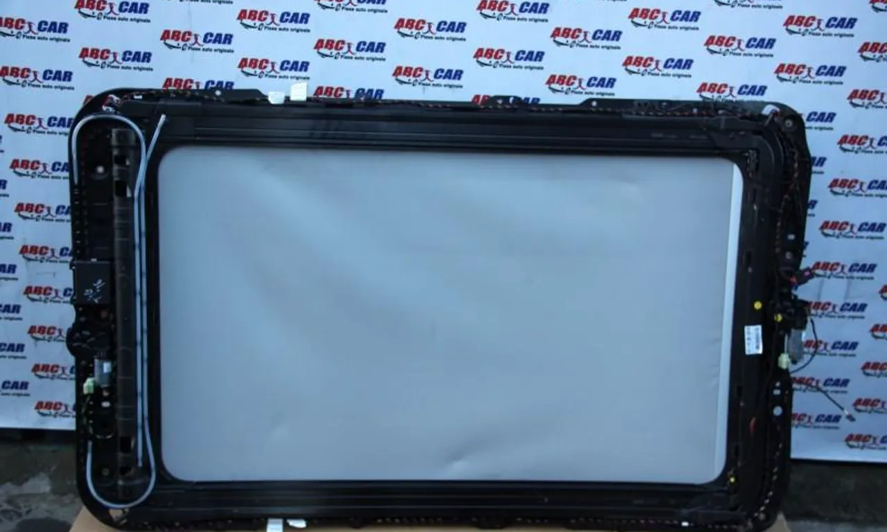 Trapa panoramic cu motoras VOLKSWAGEN TIGUAN 2016-2024