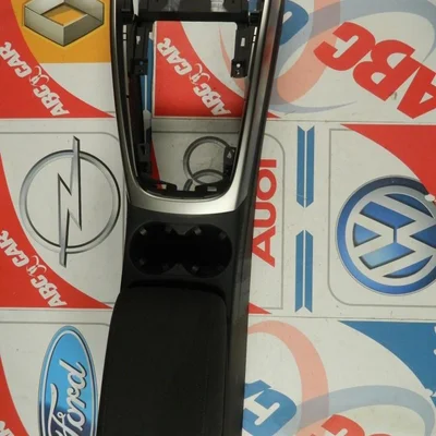 Tunel cu cotiera AUDI Q5 2008-2017 8R8 863 242, vedere frontata