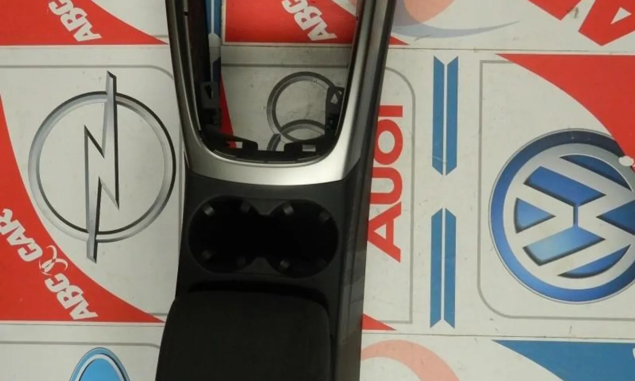 Tunel cu cotiera AUDI Q5 2008-2017