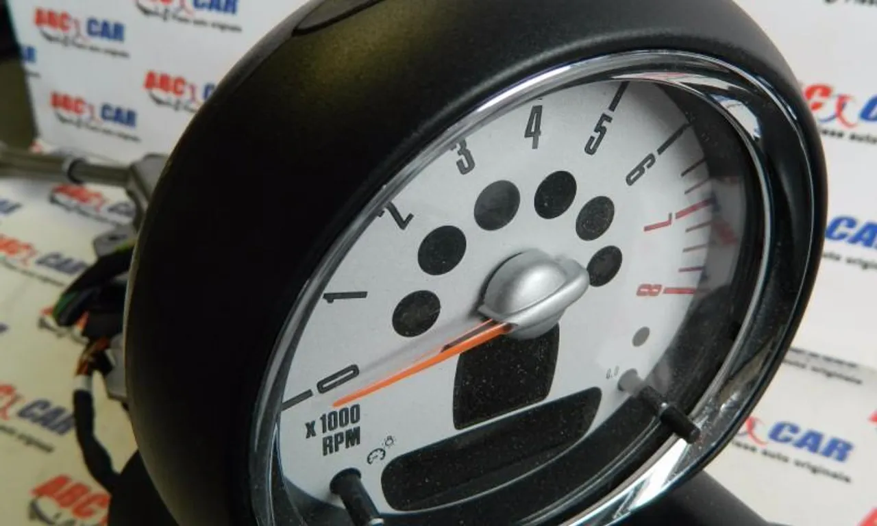 Turometru bord MINI MINI CLUBMAN 2006-2015