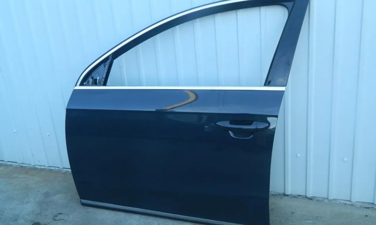 Usa stanga fata VOLKSWAGEN PASSAT B7 2010-2014